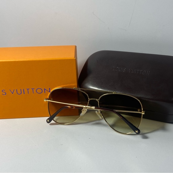 Louis Vuitton Gold Sunglasses - Picture 4 of 4
